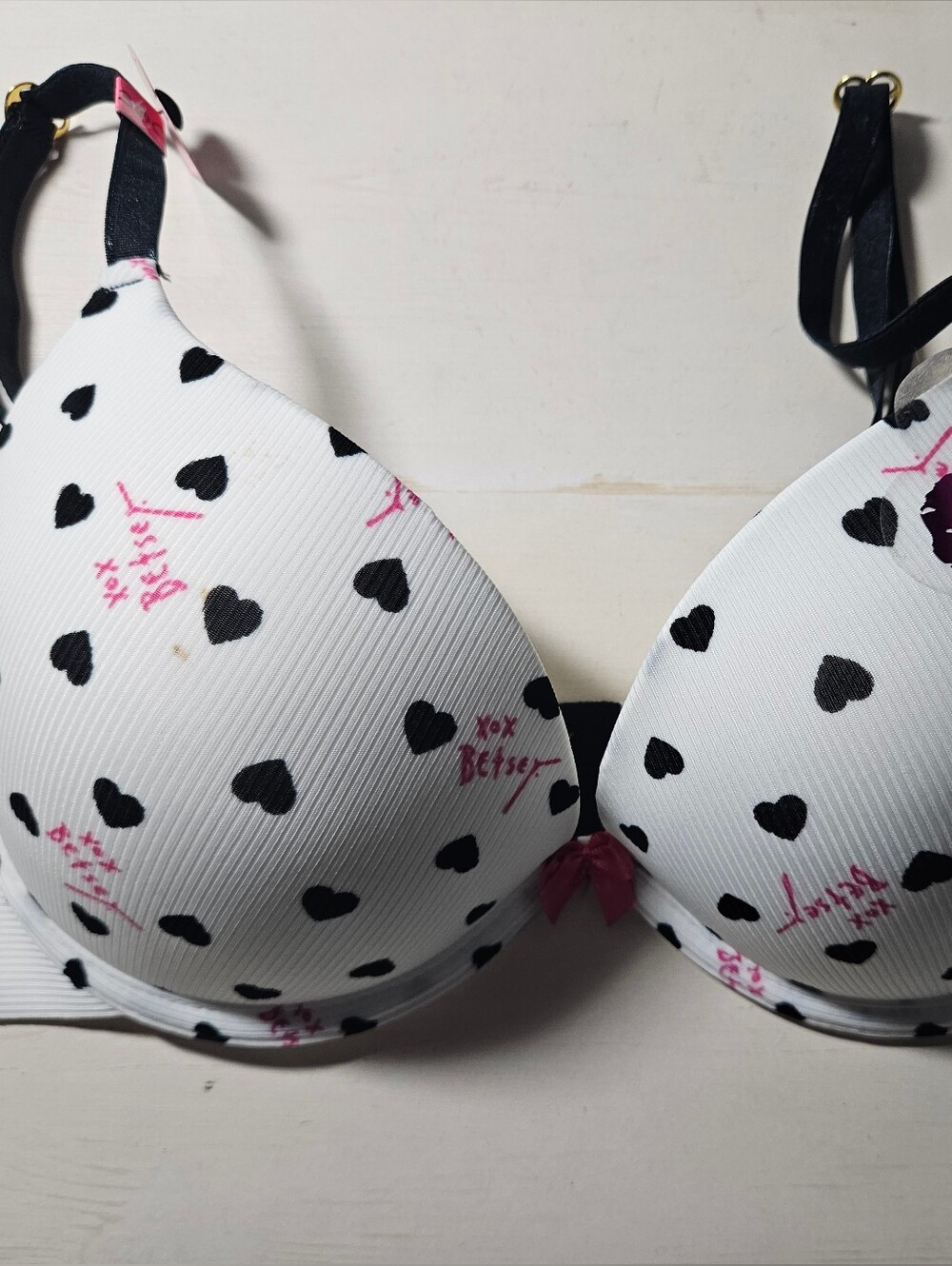 NWT Betsey Johnson XOXO Ribbed Heart Push-Up Bra White/Black/Pink
